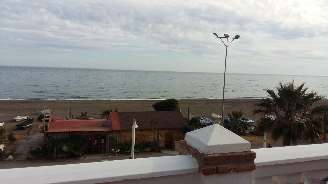 マラガAtico En Rincon De La Victoria En La Costa Del Solアパートメント エクステリア 写真